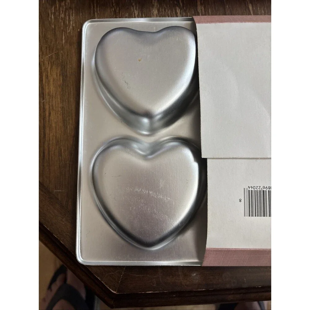 Vintage Wilton Heart Mini cake Pan Set Of 2 Aluminum Cake Baking Pans New